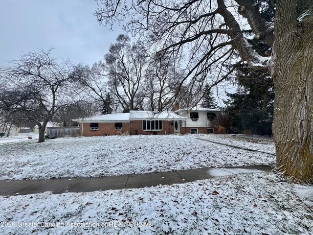 3824 Schlee Street, Lansing, MI 48910