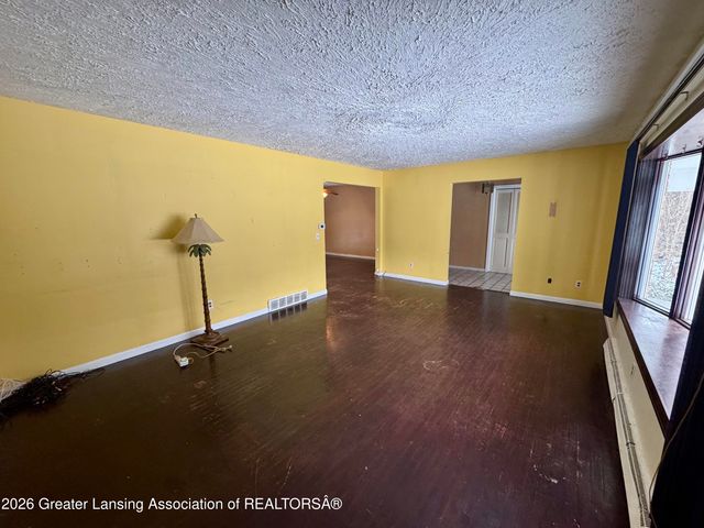 3824 Schlee Street, Lansing, MI 48910