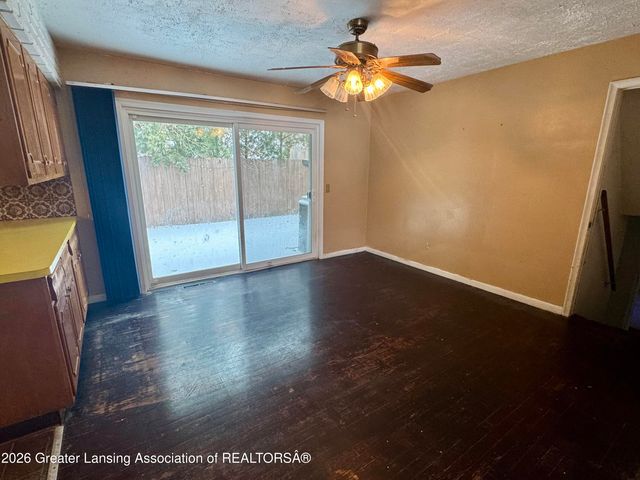 3824 Schlee Street, Lansing, MI 48910