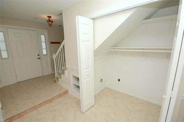 1217 Reardon CIR, Virginia Beach, VA 23453