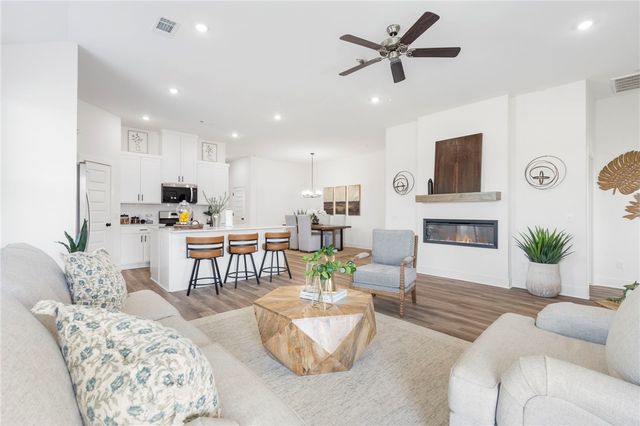 450 W Canada Drive, Farmington, AR 72730