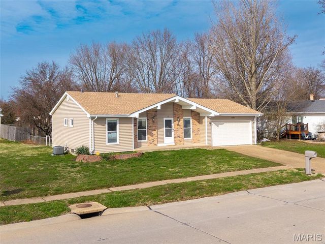 699 Fox Plains Drive, Florissant, MO 63034