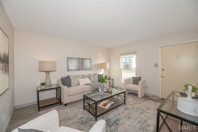 699 Fox Plains Drive, Florissant, MO 63034