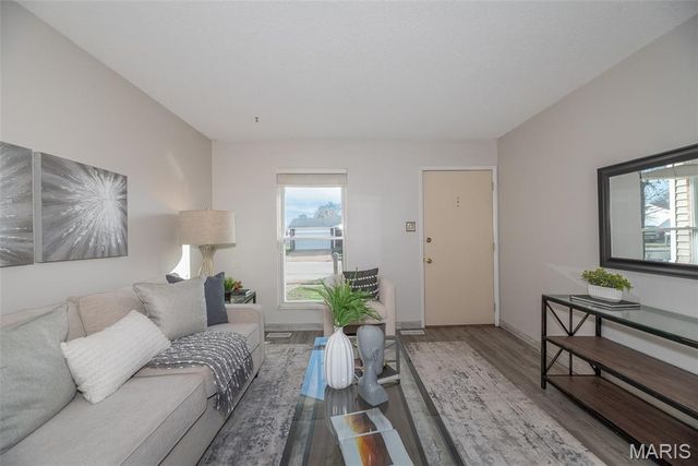 699 Fox Plains Drive, Florissant, MO 63034