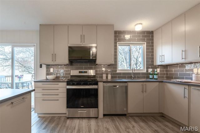 699 Fox Plains Drive, Florissant, MO 63034