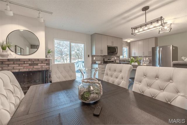 699 Fox Plains Drive, Florissant, MO 63034