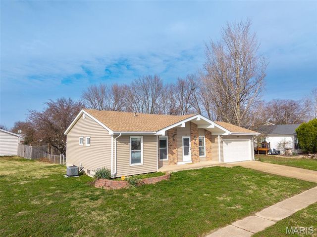 699 Fox Plains Drive, Florissant, MO 63034