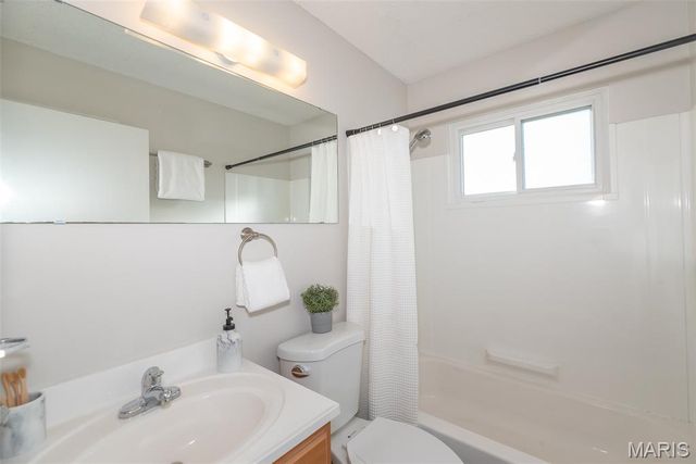 699 Fox Plains Drive, Florissant, MO 63034