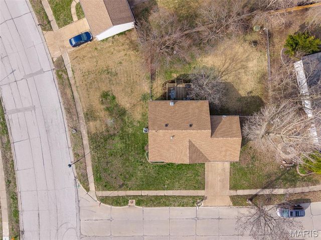 699 Fox Plains Drive, Florissant, MO 63034