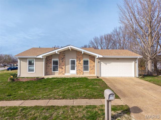 699 Fox Plains Drive, Florissant, MO 63034