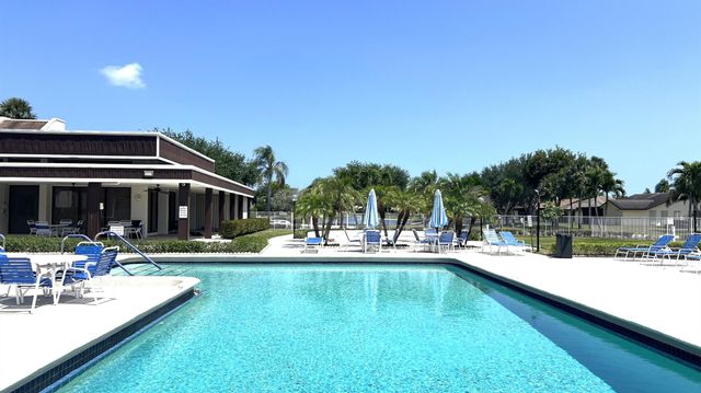 6223 Red Cedar Circle, Greenacres, FL 33463
