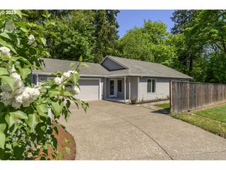 865 Se ROBERTS Ct, Mc Minnville, OR 97128