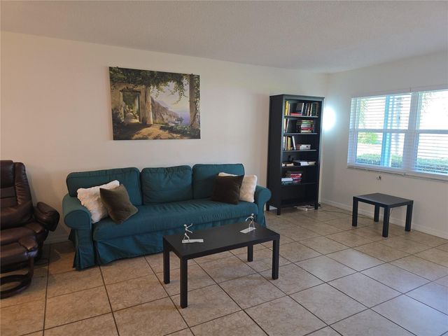 5267 81ST STREET N 5, St Petersburg, FL 33709