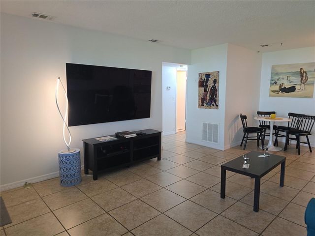 5267 81ST STREET N 5, St Petersburg, FL 33709