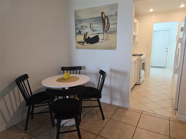 5267 81ST STREET N 5, St Petersburg, FL 33709