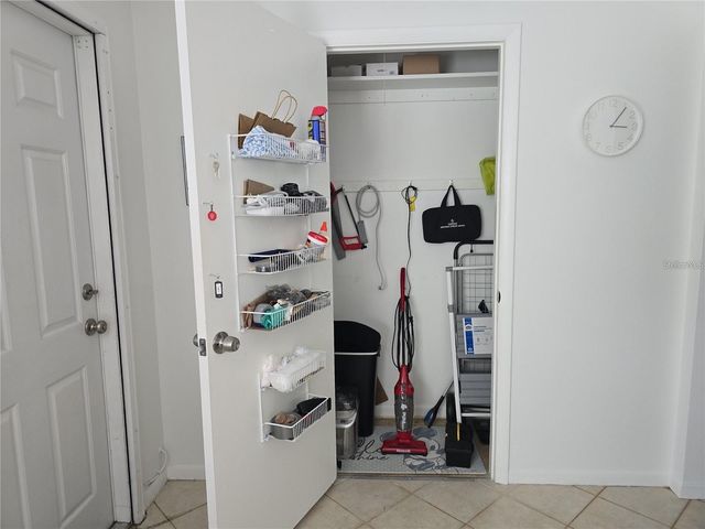 5267 81ST STREET N 5, St Petersburg, FL 33709