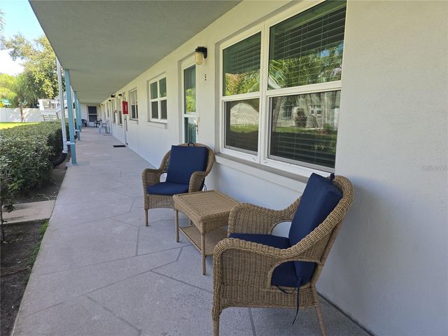 5267 81ST STREET N 5, St Petersburg, FL 33709