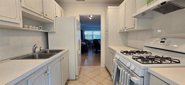 5267 81ST STREET N 5, St Petersburg, FL 33709