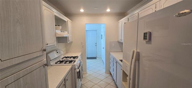 5267 81ST STREET N 5, St Petersburg, FL 33709