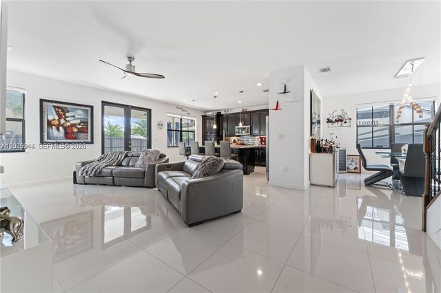 14856 SW 27th Ter, Miami, FL 33185