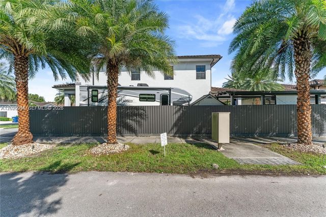 14856 SW 27th Ter, Miami, FL 33185