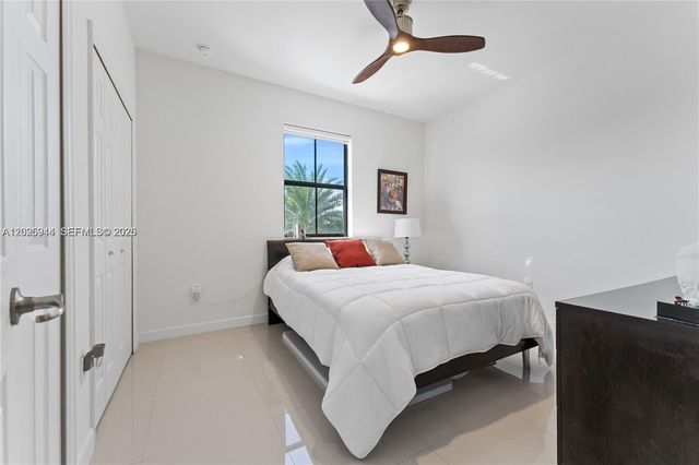 14856 SW 27th Ter, Miami, FL 33185