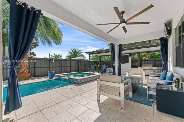 14856 SW 27th Ter, Miami, FL 33185