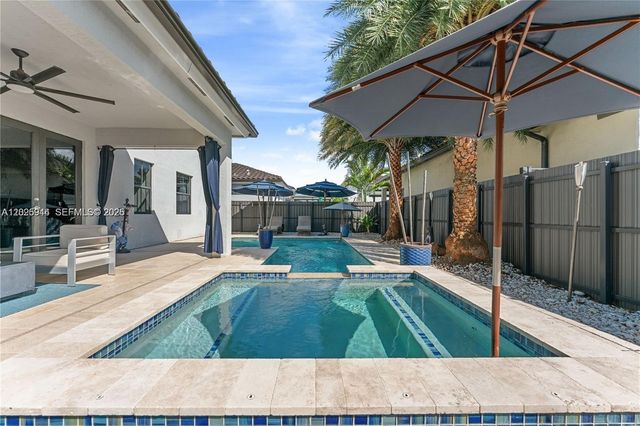 14856 SW 27th Ter, Miami, FL 33185