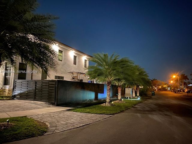 14856 SW 27th Ter, Miami, FL 33185