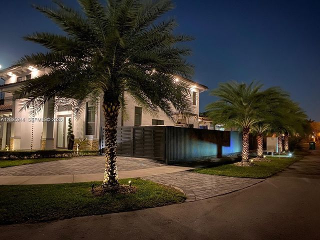 14856 SW 27th Ter, Miami, FL 33185