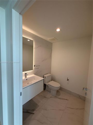 1170 E Hallandale Beach 403, Hallandale Beach, FL 33009