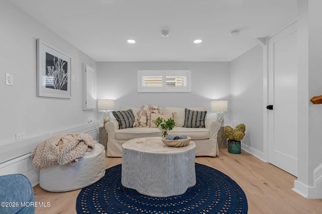 11 E Beach Way, Lavallette, NJ 08735