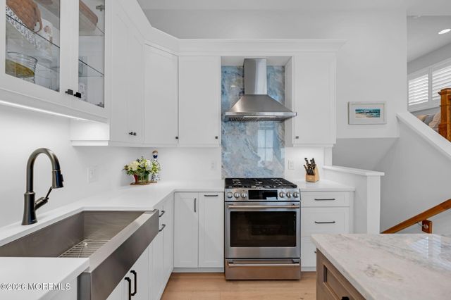 11 E Beach Way, Lavallette, NJ 08735