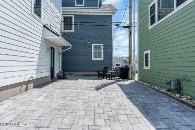 11 E Beach Way, Lavallette, NJ 08735