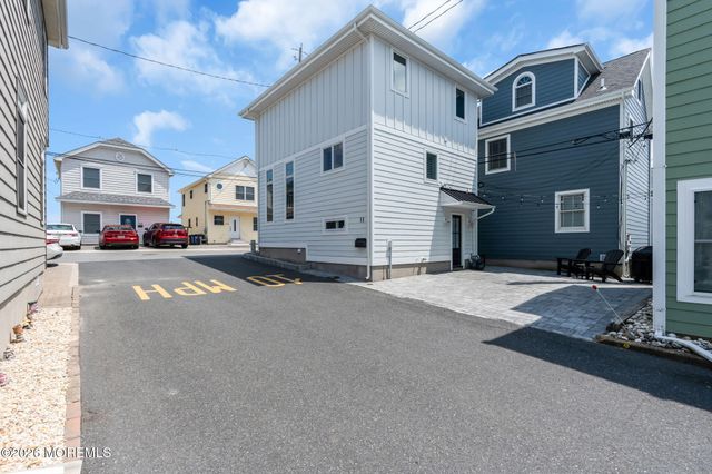11 E Beach Way, Lavallette, NJ 08735