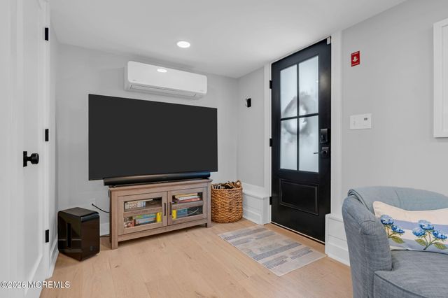 11 E Beach Way, Lavallette, NJ 08735