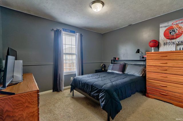 4610 Erinwood Court, Evansville, IN 47725