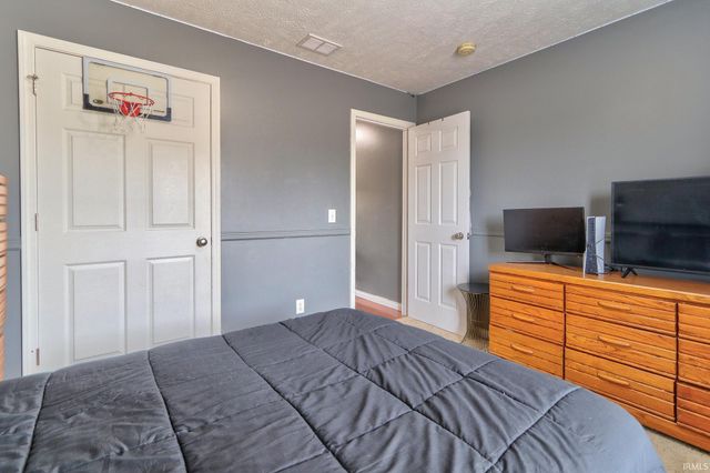 4610 Erinwood Court, Evansville, IN 47725