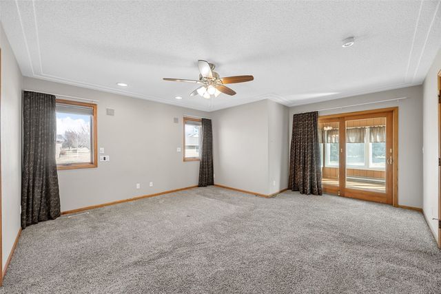 4091 Brookside Drive, Marion, IA 52302