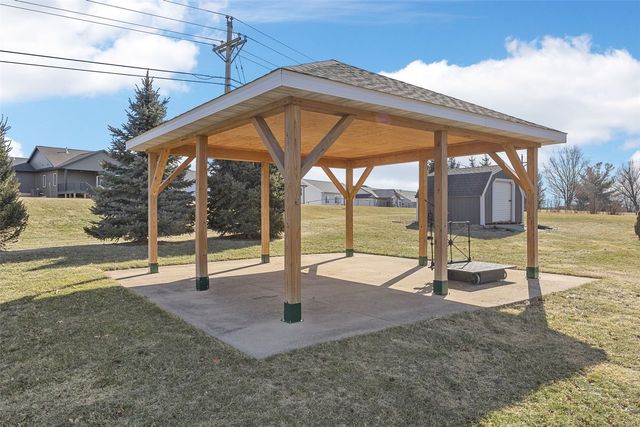 4091 Brookside Drive, Marion, IA 52302