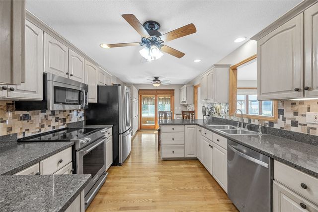 4091 Brookside Drive, Marion, IA 52302