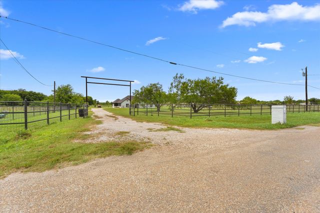 2742 Sundown Drive, Kaufman, TX 75142
