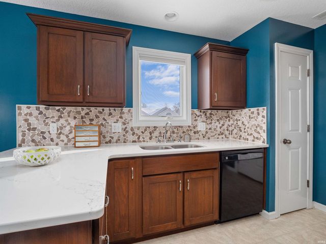 10128 Privet Drive, Fort Wayne, IN 46835