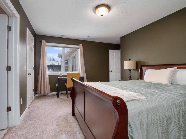 10128 Privet Drive, Fort Wayne, IN 46835