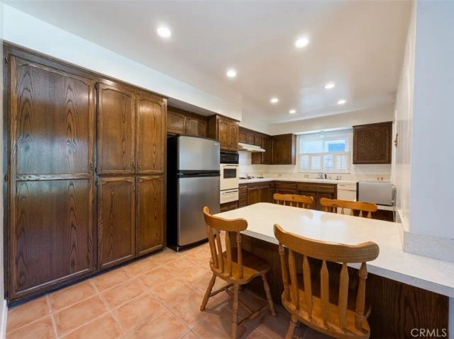 962 N Calmgrove, Covina, CA 91724
