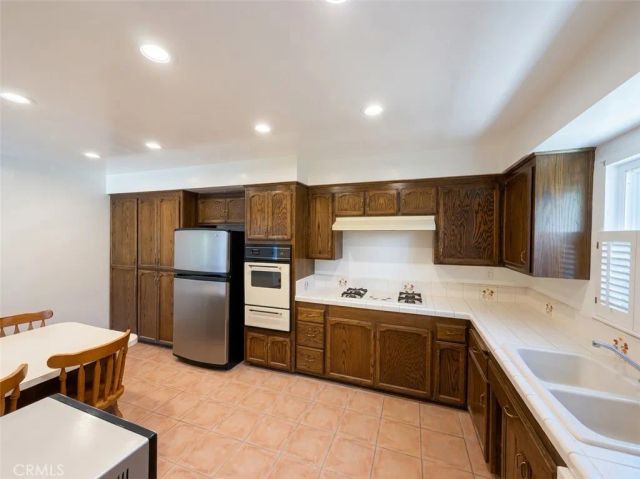 962 N Calmgrove, Covina, CA 91724