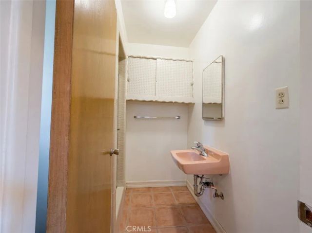 962 N Calmgrove, Covina, CA 91724