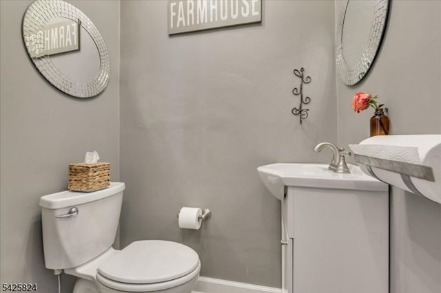 25 Herning Ave, Cranford Twp., NJ 07016