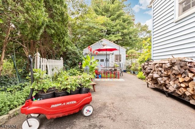 25 Herning Ave, Cranford Twp., NJ 07016