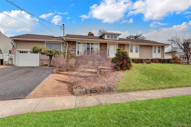 91 Laurel Drive, Massapequa Park, NY 11762